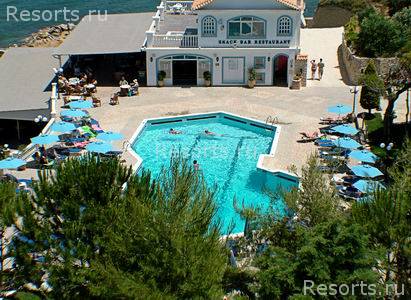 Alexandra Beach Hotel & Bungalows 8